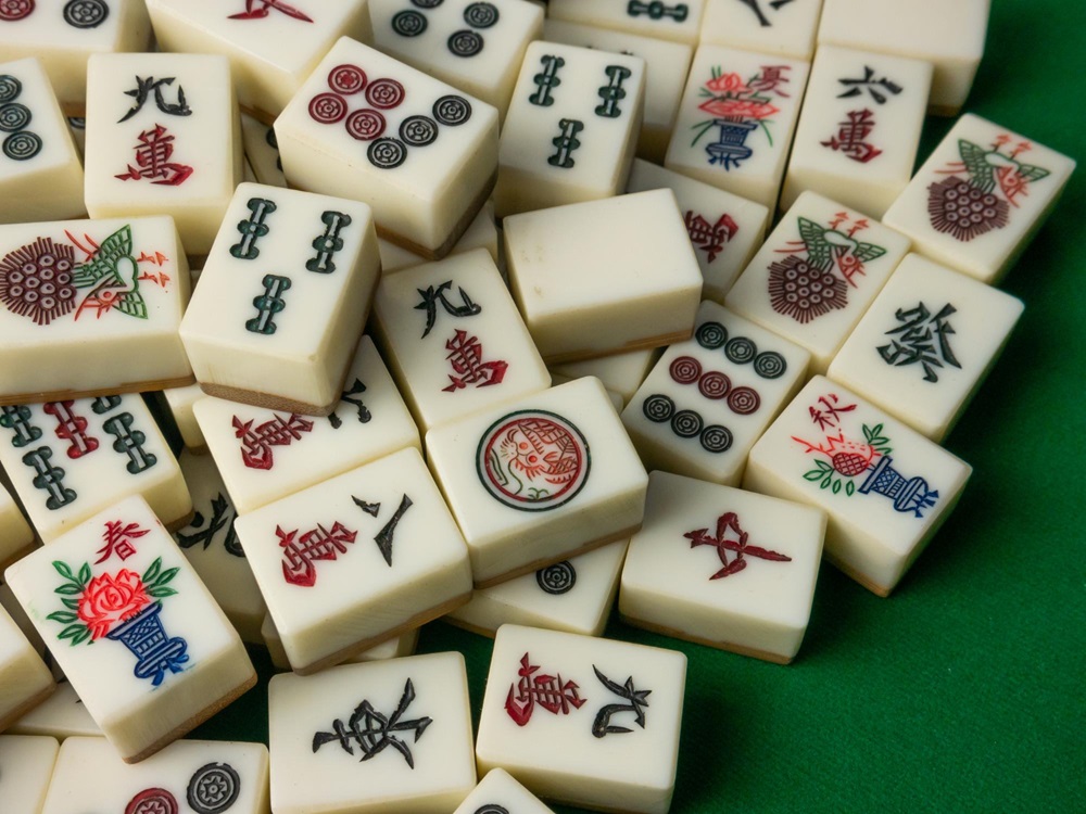 How to Play Mahjong: A Beginner’s Guide to This Tile-Based Game